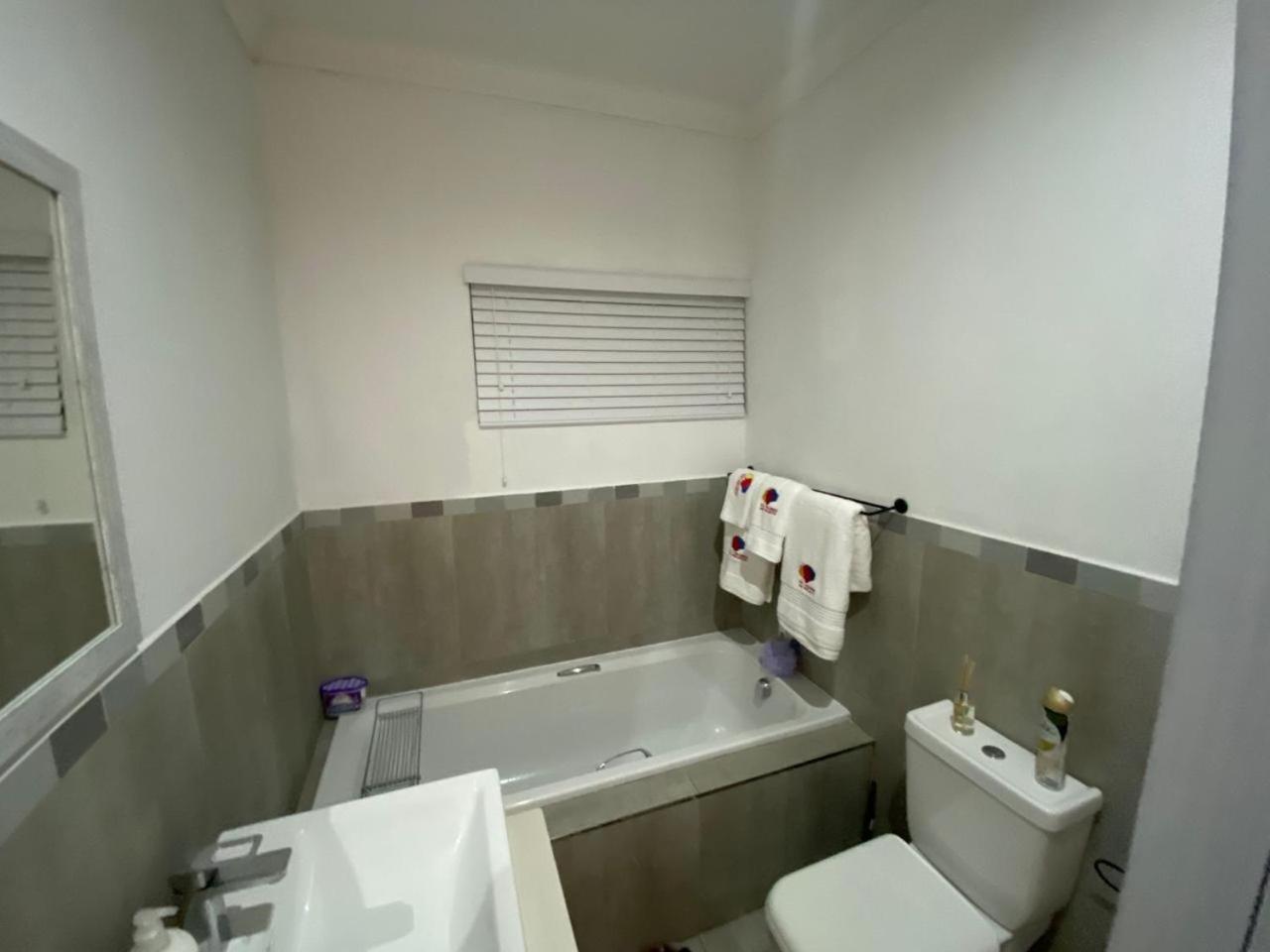 32 On Gill Road Self Catering *