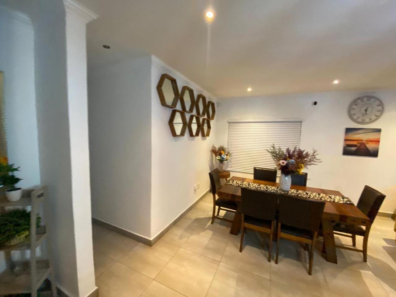 32 On Gill Road Self Catering Holiday home *