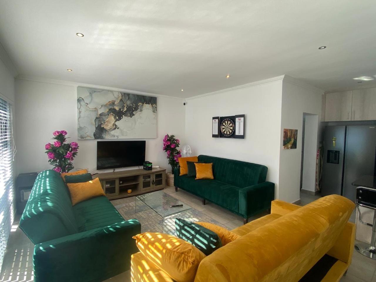 32 On Gill Road Self Catering Holiday home