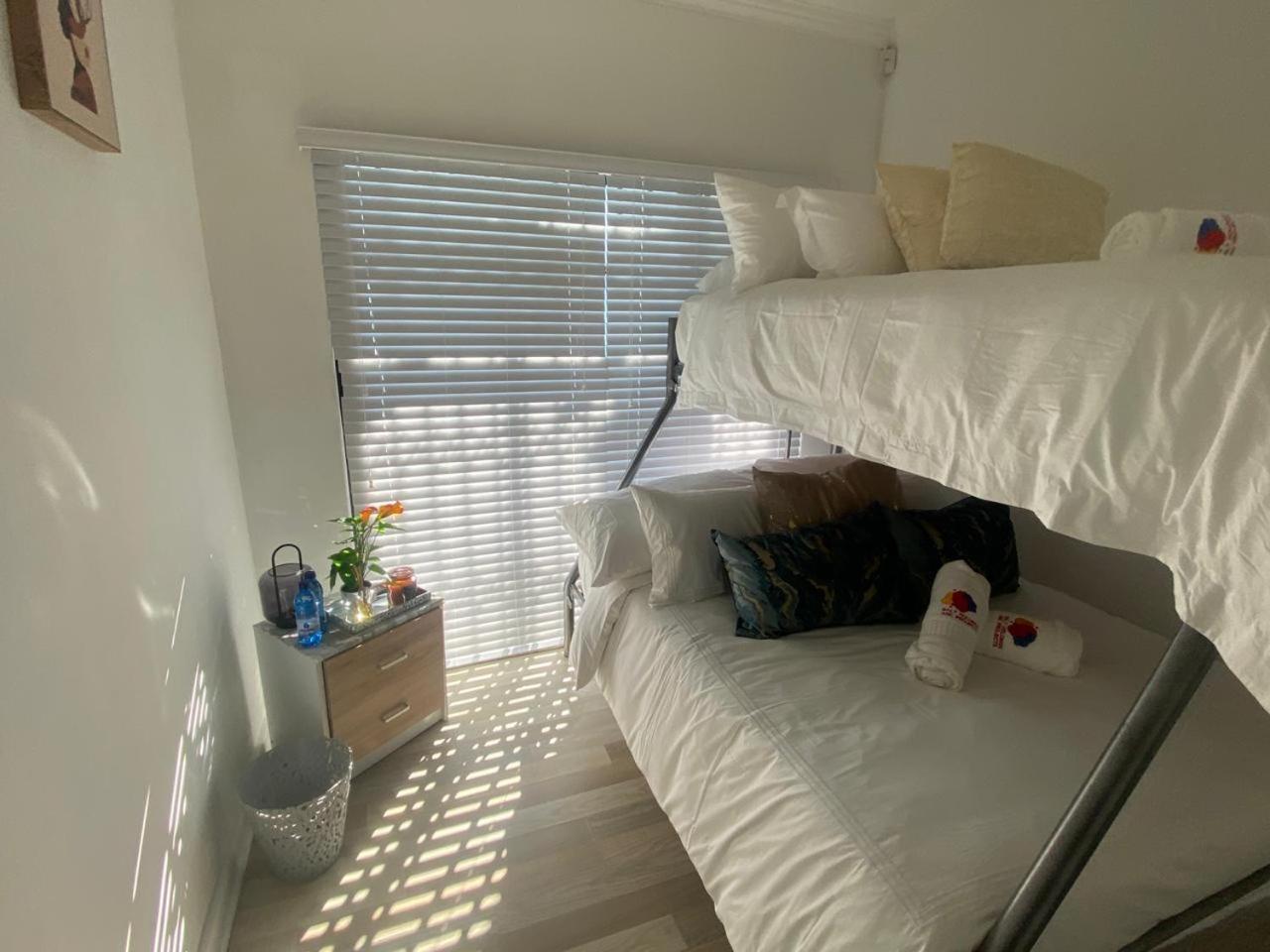 32 On Gill Road Self Catering Holiday home *