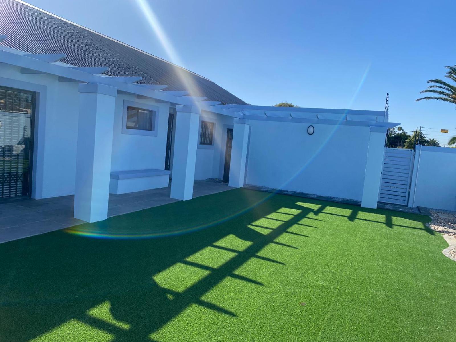 32 On Gill Road Self Catering * Cape Town